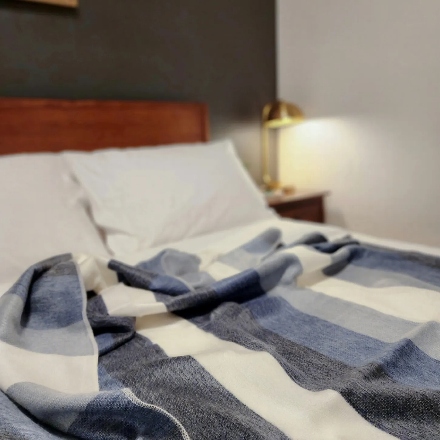 Ambato - Queen Size - Alpaca Wool Throw Blanket
