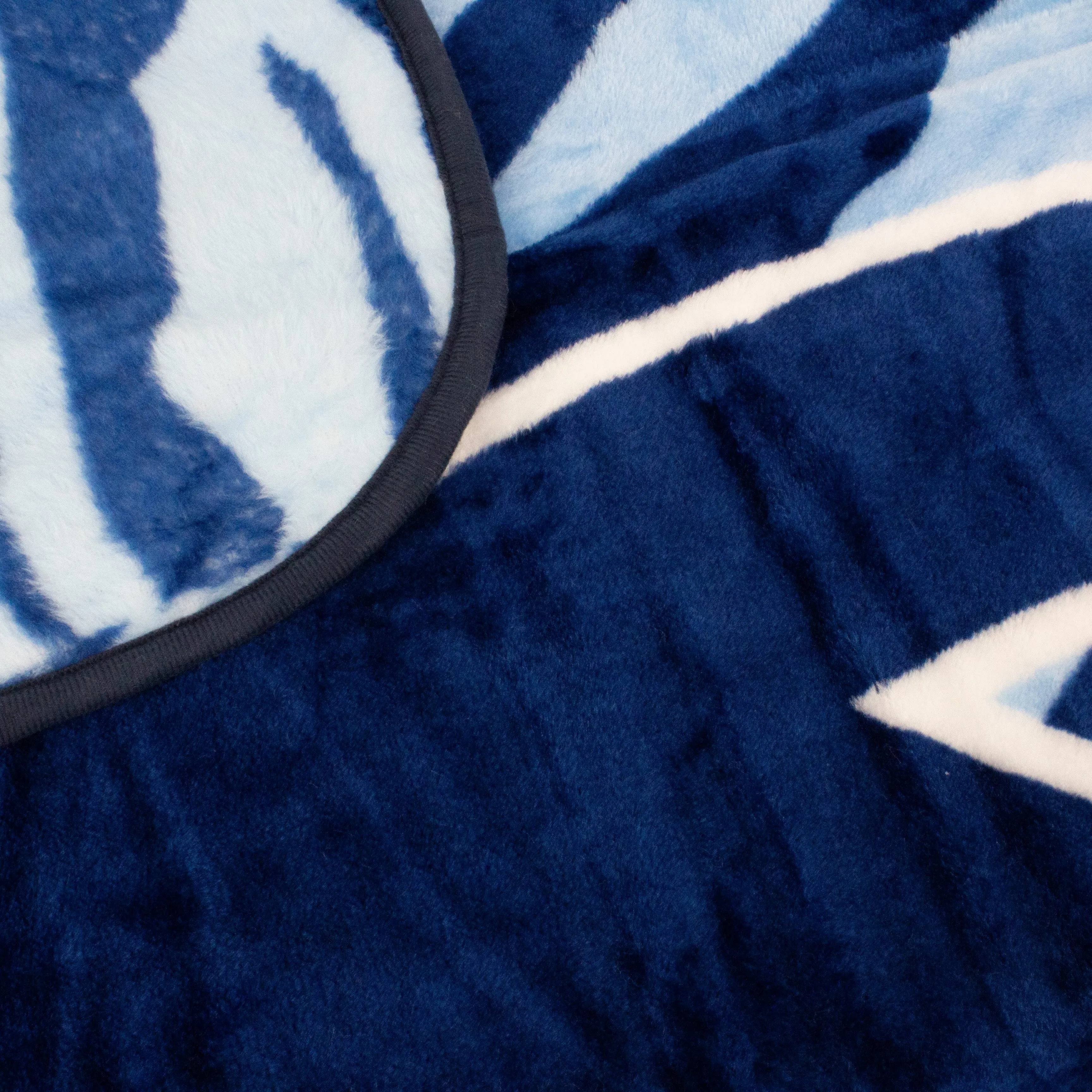 North Carolina Tar Heels Raschel Throw Blanket