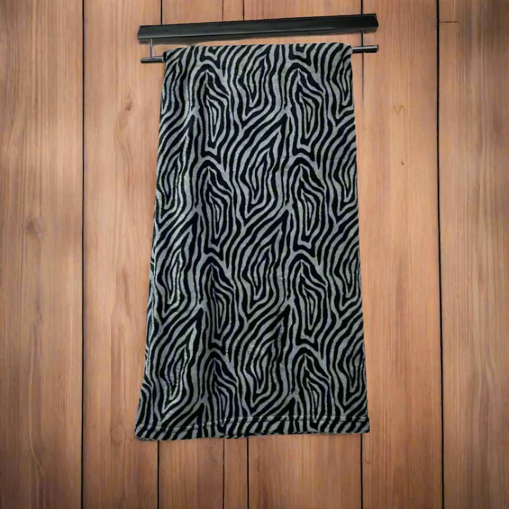 Plush throw blankets