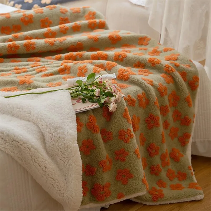 Thickened Flower Pattern Fleece Blanket
