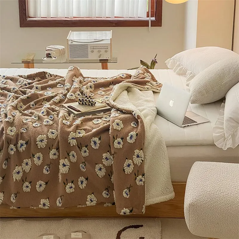 Thickened Flower Pattern Fleece Blanket